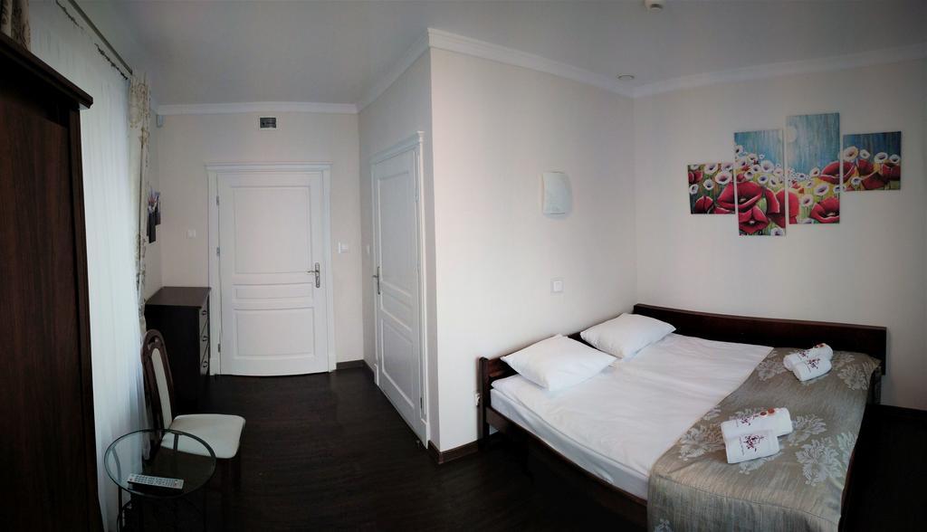 Willa Rozana - Apartamenty I Pokoje Goscinne Sandomierz Luaran gambar