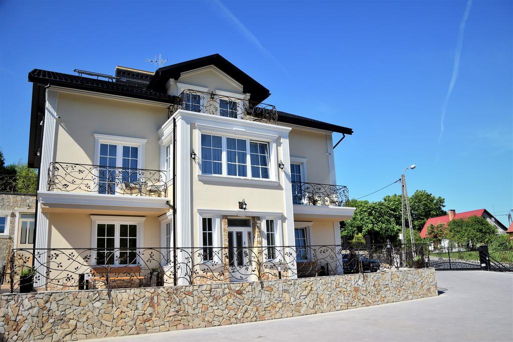 Willa Rozana - Apartamenty I Pokoje Goscinne Sandomierz Luaran gambar