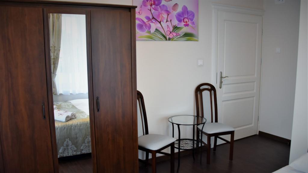 Willa Rozana - Apartamenty I Pokoje Goscinne Sandomierz Luaran gambar