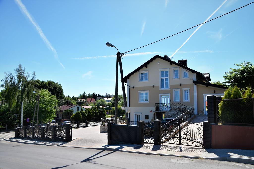 Willa Rozana - Apartamenty I Pokoje Goscinne Sandomierz Luaran gambar