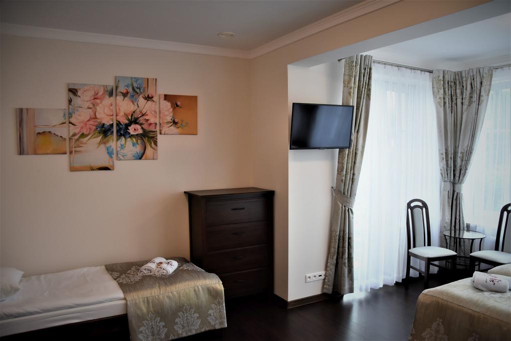 Willa Rozana - Apartamenty I Pokoje Goscinne Sandomierz Luaran gambar