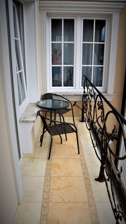 Willa Rozana - Apartamenty I Pokoje Goscinne Sandomierz Luaran gambar