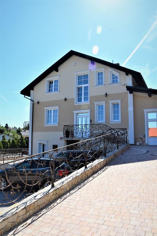 Willa Rozana - Apartamenty I Pokoje Goscinne Sandomierz Luaran gambar