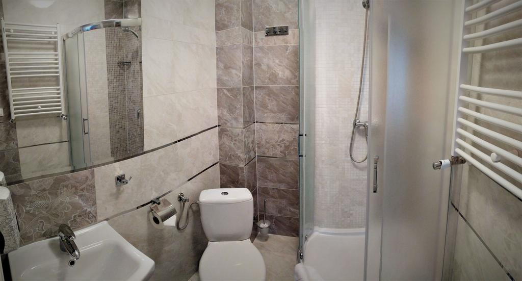 Willa Rozana - Apartamenty I Pokoje Goscinne Sandomierz Luaran gambar
