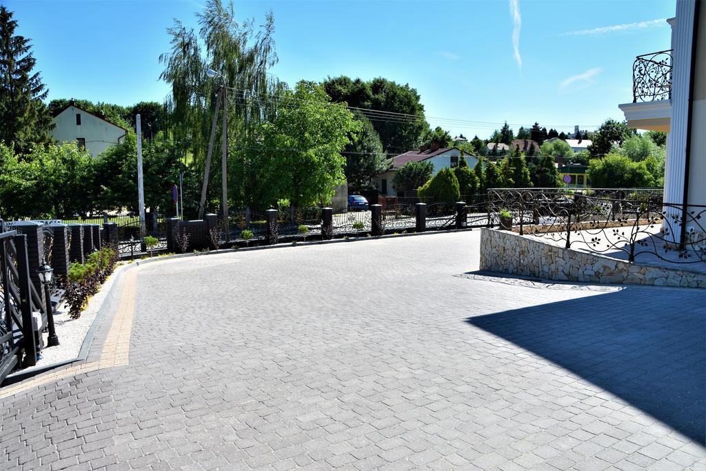 Willa Rozana - Apartamenty I Pokoje Goscinne Sandomierz Luaran gambar