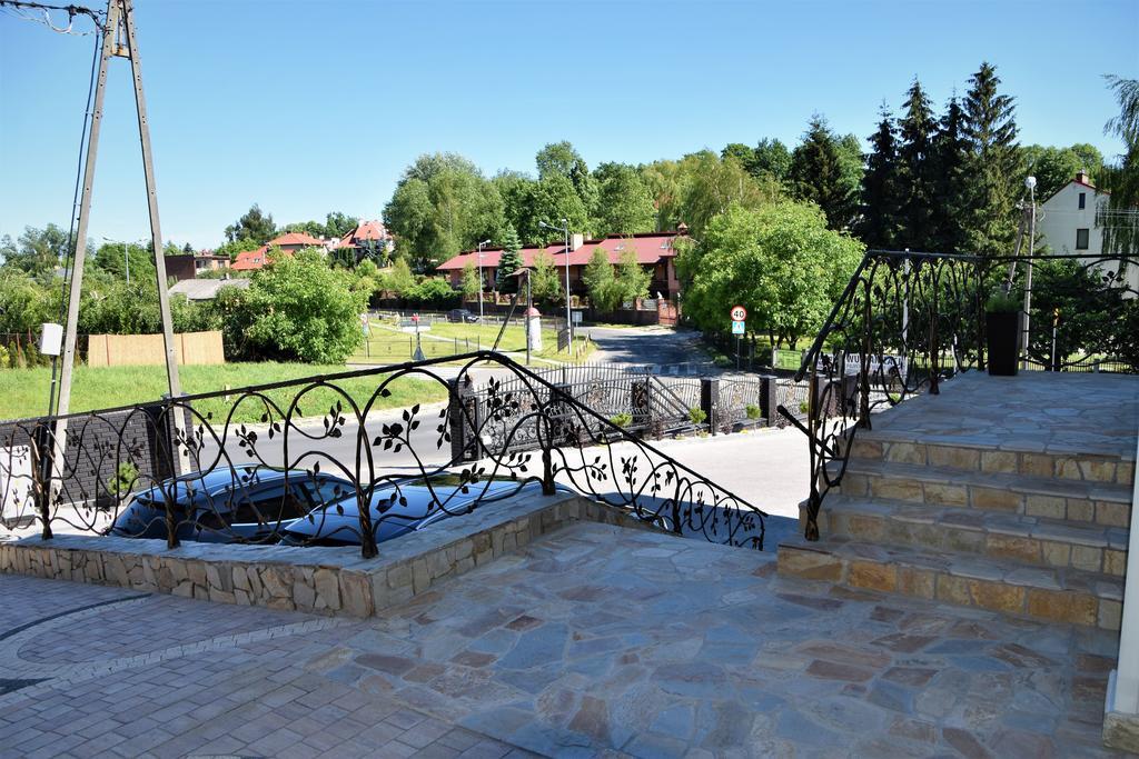 Willa Rozana - Apartamenty I Pokoje Goscinne Sandomierz Luaran gambar