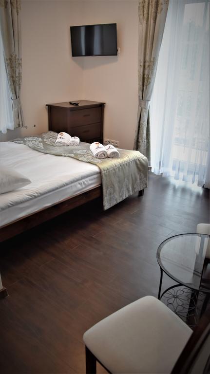 Willa Rozana - Apartamenty I Pokoje Goscinne Sandomierz Luaran gambar