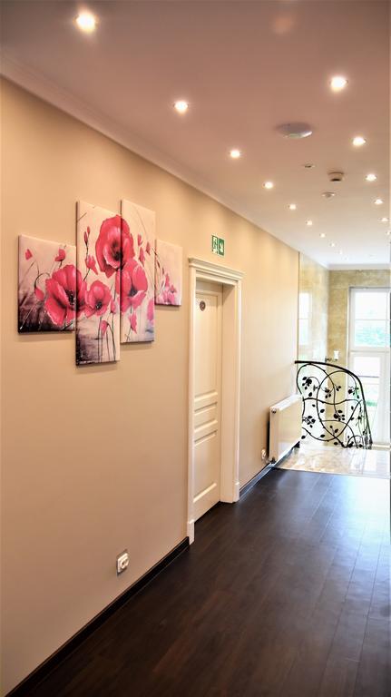 Willa Rozana - Apartamenty I Pokoje Goscinne Sandomierz Luaran gambar